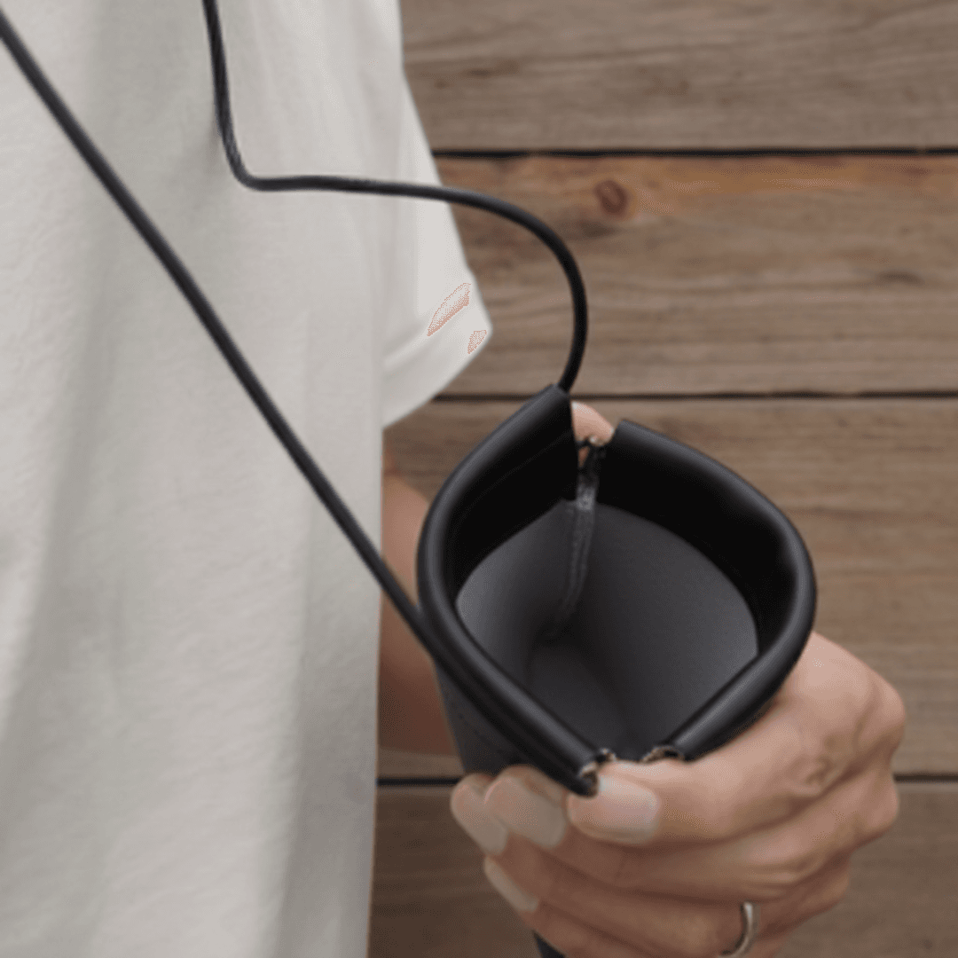 本革ミニウォレット 首掛け ダイニーマレザー バネ口金 軽量 コンパクト財布　ブラック | 10枚目