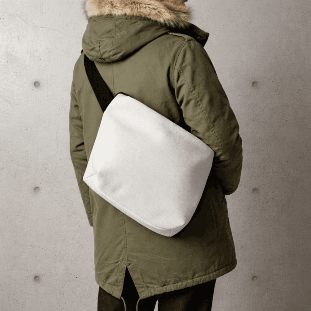 防水レザーメッセンジャーバッグ メンズ　レディース兼用｜GORE-TEX仕様 DRITTON G8　ホワイト