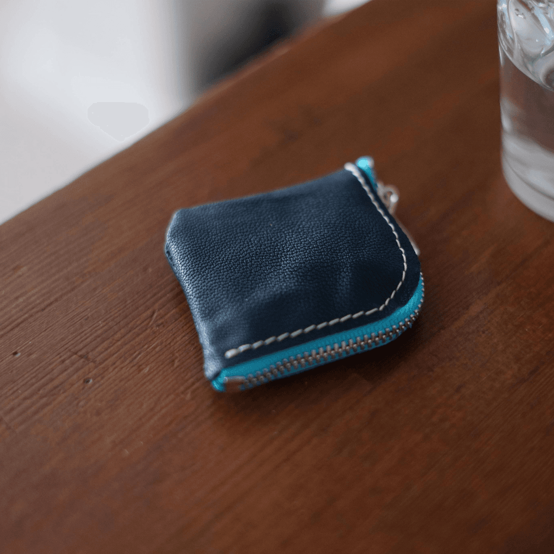 【名入れ対応】7cm×7cm 本革レザーファスナーコインケース｜YKKメタルファスナー｜ミニ財布・小物入れ　ネイビー