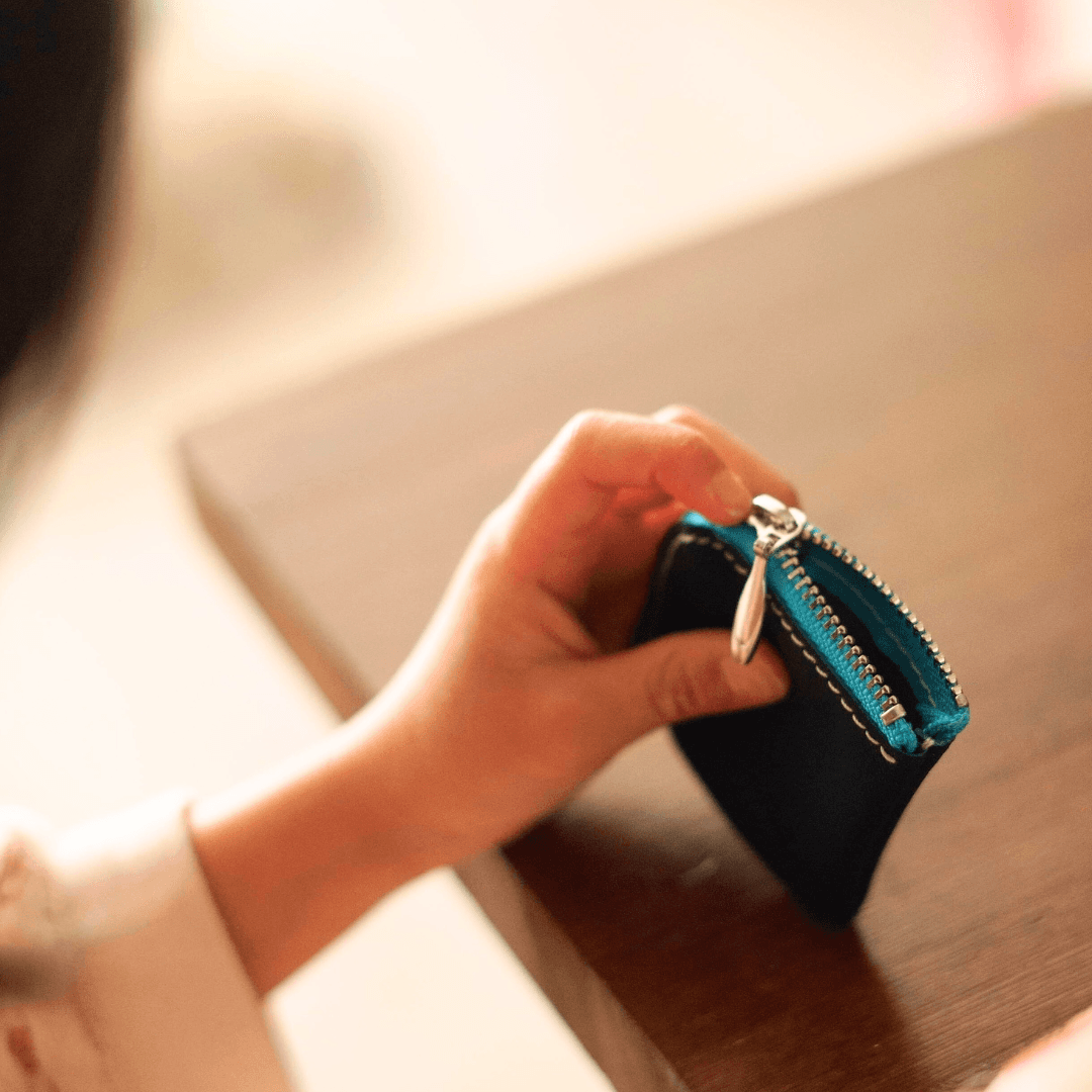 【名入れ対応】7cm×7cm 本革レザーファスナーコインケース｜YKKメタルファスナー｜ミニ財布・小物入れ　ネイビー | 5枚目