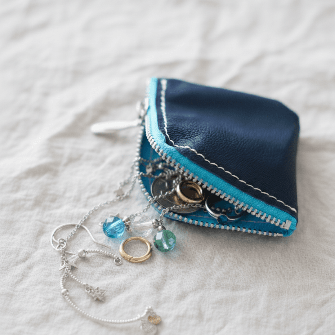 【名入れ刻印可】本革アクセサリーケース 7cm角｜小さなレザーポーチ｜指輪・ピアス収納