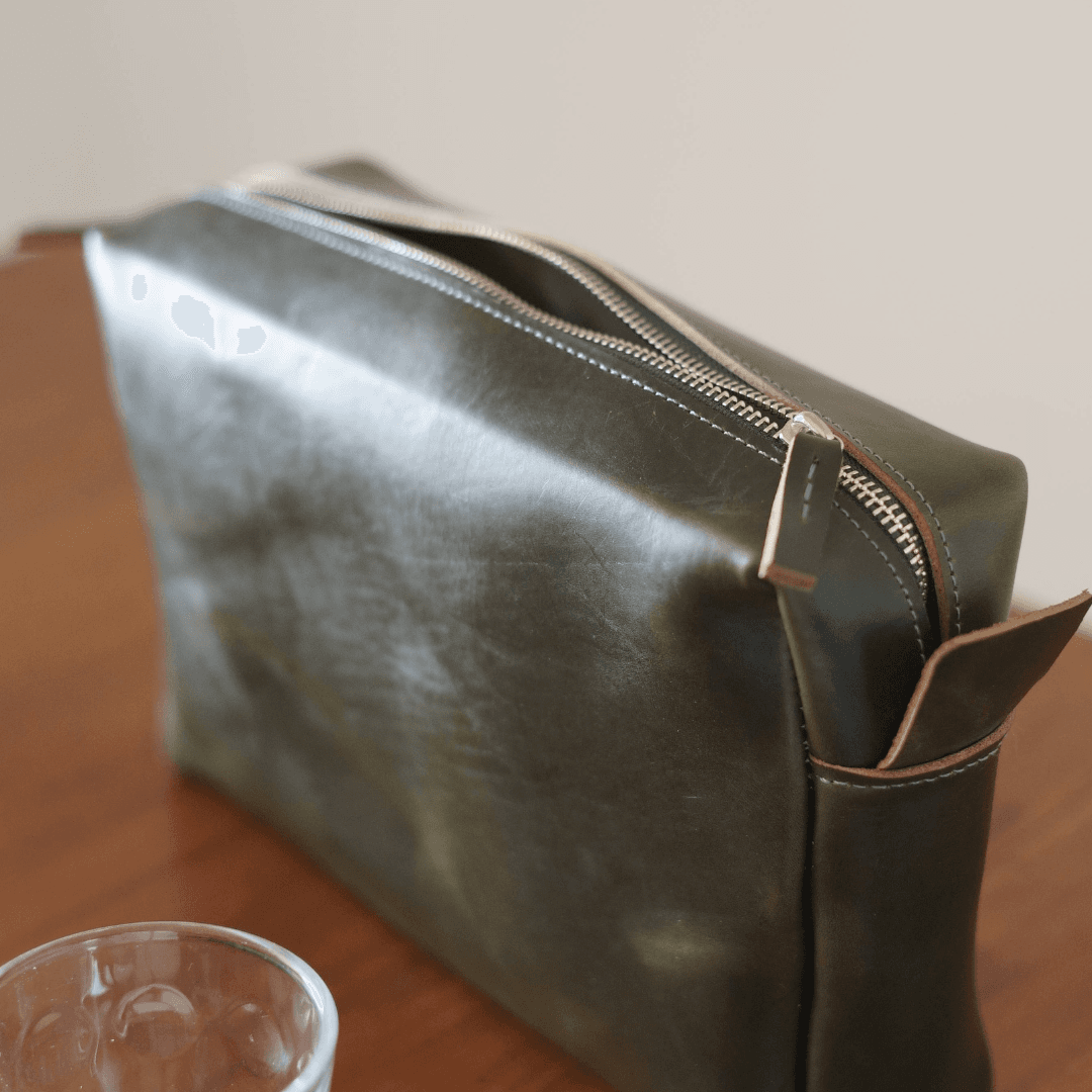 こだわりの大人ポーチ　ホーウィン社 クロムエクセルレザー ポーチ（グリーン）　サイズカラー変更可能 | 15枚目