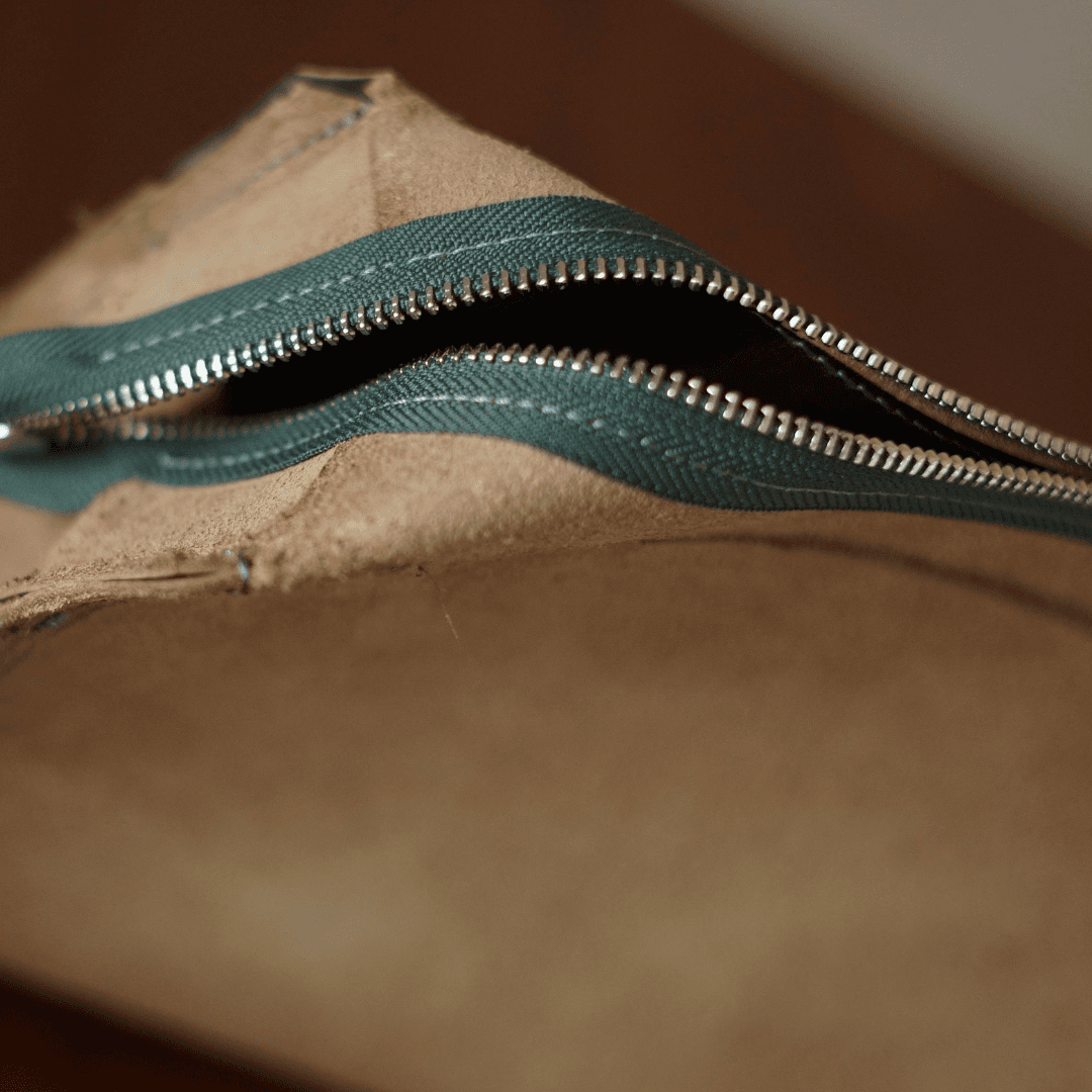 こだわりの大人ポーチ　ホーウィン社 クロムエクセルレザー ポーチ（グリーン）　サイズカラー変更可能 | 6枚目