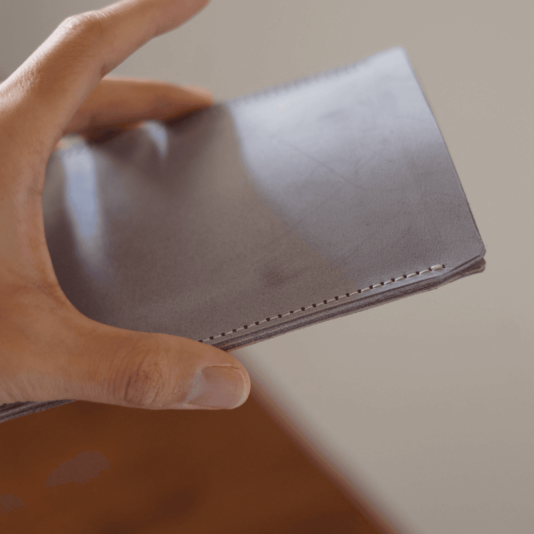 イタリアンレザー 植物タンニン鞣し スマホスリーブケース ― グレー／サイズオーダー・カラー変更対応 ―