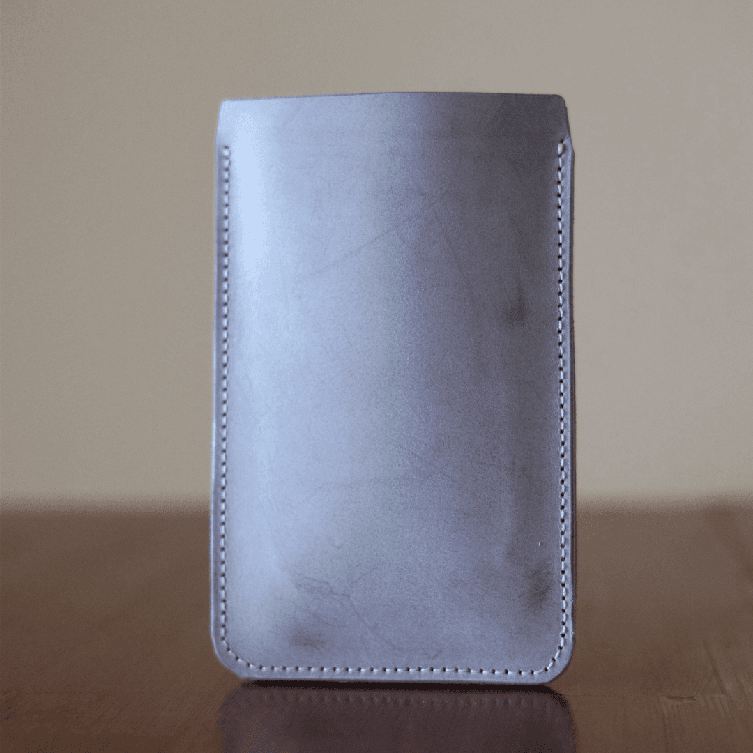 イタリアンレザー 植物タンニン鞣し スマホスリーブケース ― グレー／サイズオーダー・カラー変更対応 ― | 4枚目