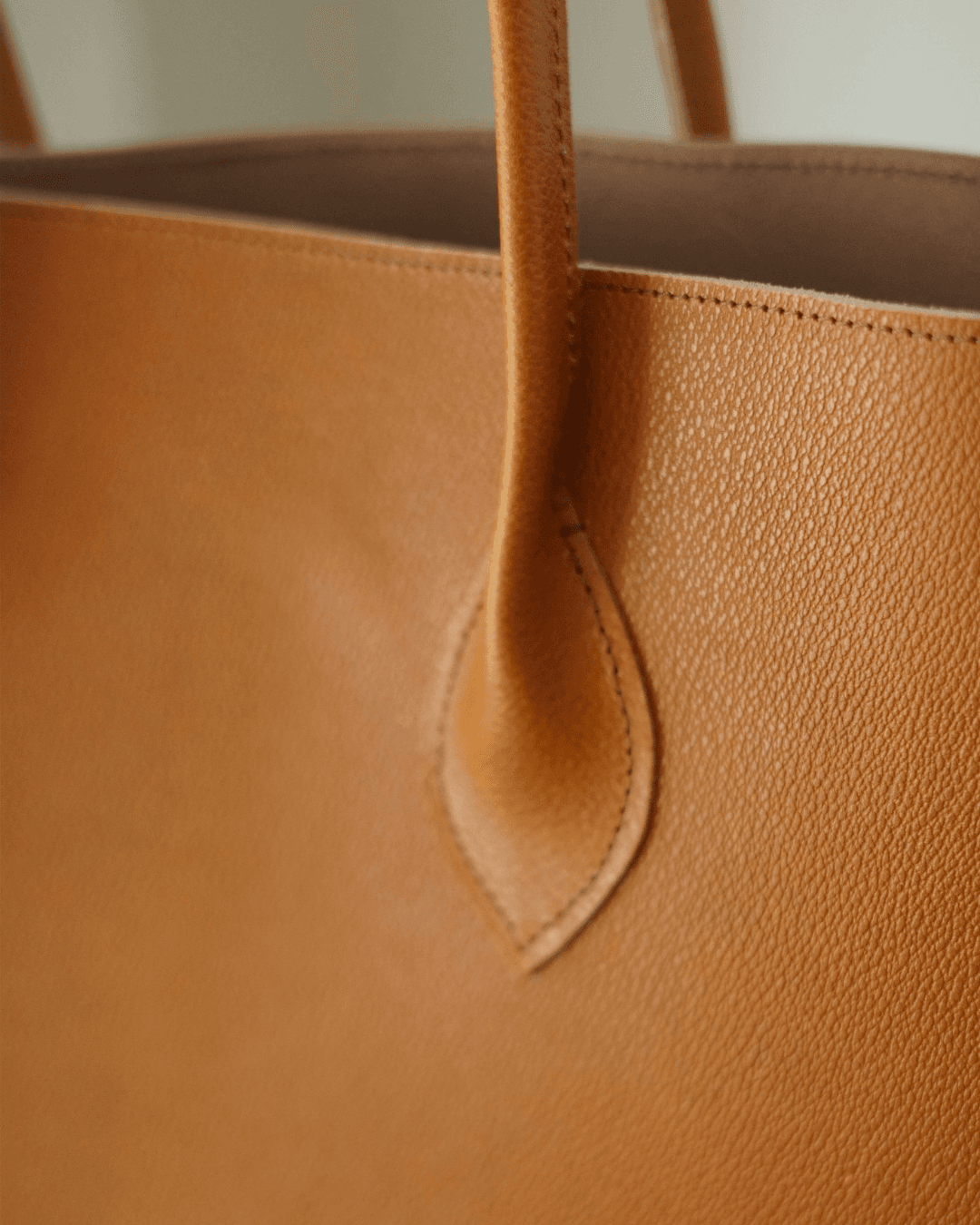 【送料無料】A4が入るレザートートバッグ｜シュリンクレザー｜シンプル大容量トート　選べるカラー | 6枚目