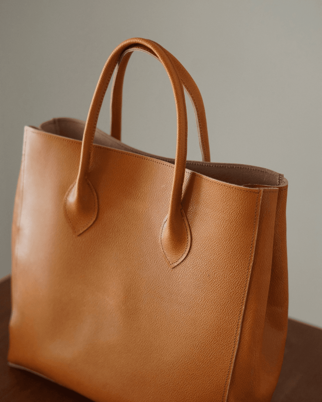 【送料無料】A4が入るレザートートバッグ｜シュリンクレザー｜シンプル大容量トート　選べるカラー | 9枚目