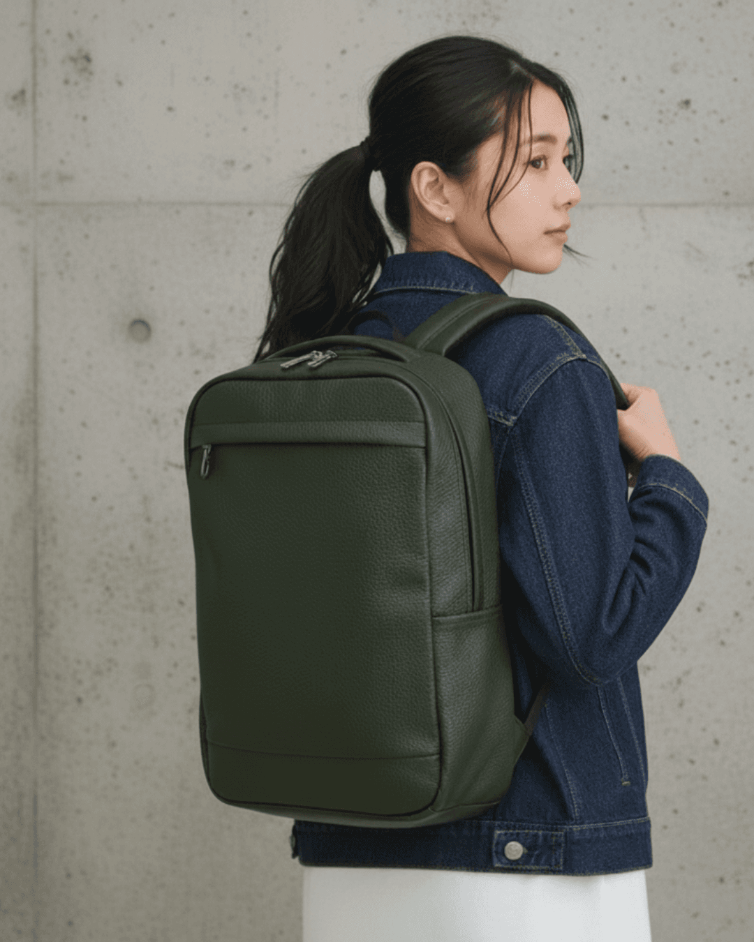 【送料無料】A4対応 本革リュック｜イタリアン植物タンニンレザー｜シンプルレザーバックパック｜通勤・通学1枚目の画像