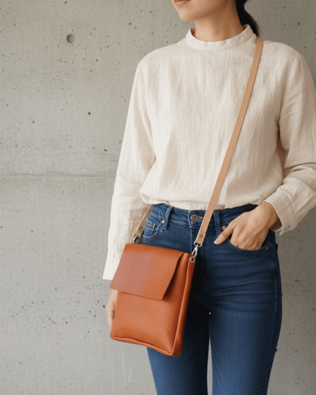 イタリアンレザーミニショルダーバッグ｜サイズ・カラー変更可能｜植物タンニンなめし革｜キャメル｜本革ポシェット｜斜め掛け | 3枚目