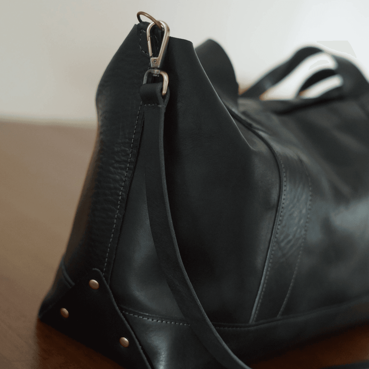 クラシカル キャンバストート風 イタリアンレザートート｜A4対応・自立設計・底鋲付き｜カスタム可　ブラック | 17枚目