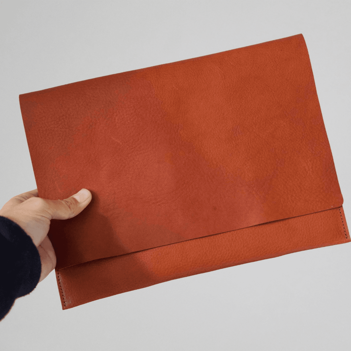 イタリアンレザー PC・タブレットスリーブ（13インチ対応）｜キャメル｜シボ革 | 11枚目