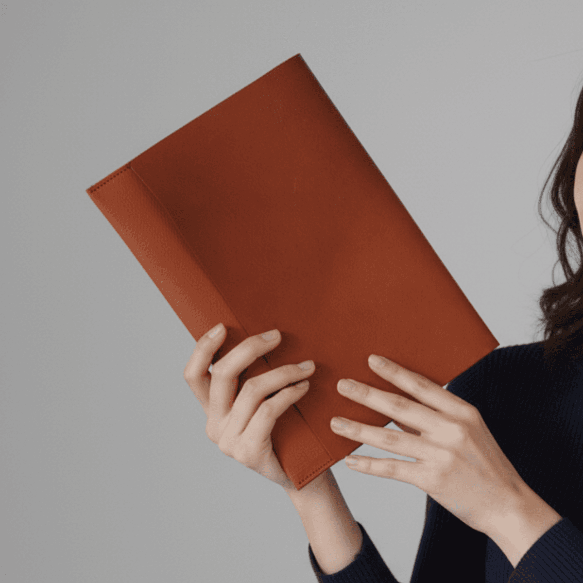 イタリアンレザー PC・タブレットスリーブ（13インチ対応）｜キャメル｜シボ革 | 3枚目