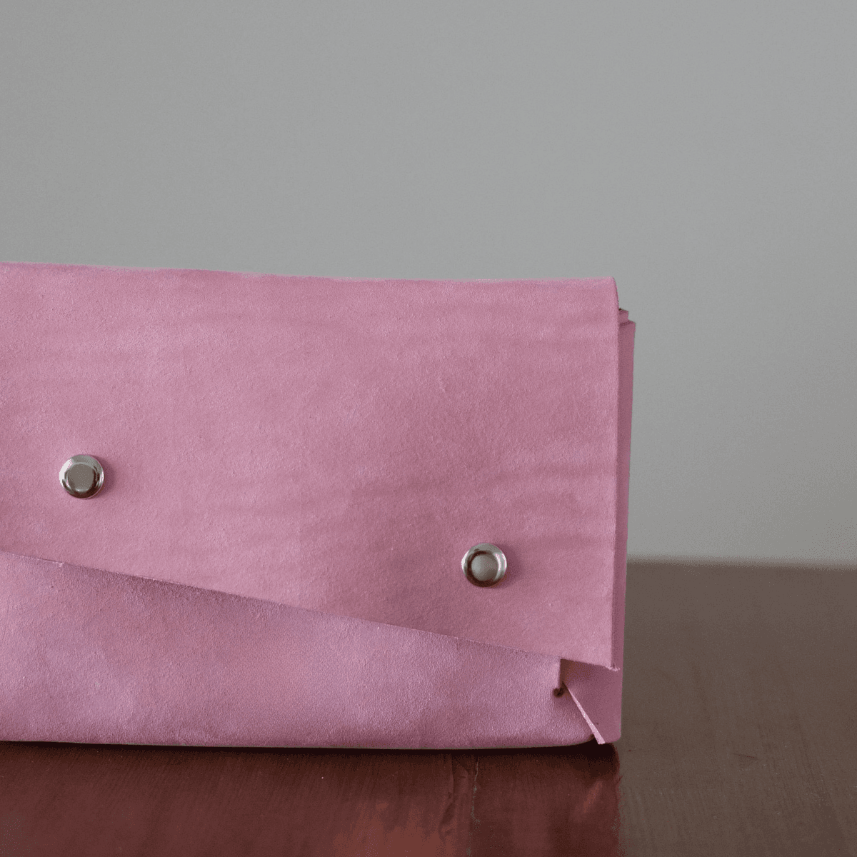 桜ピンクの本革ミニショルダーバッグ｜イタリアンレザー・2WAYクラッチ・刻印対応 | 14枚目