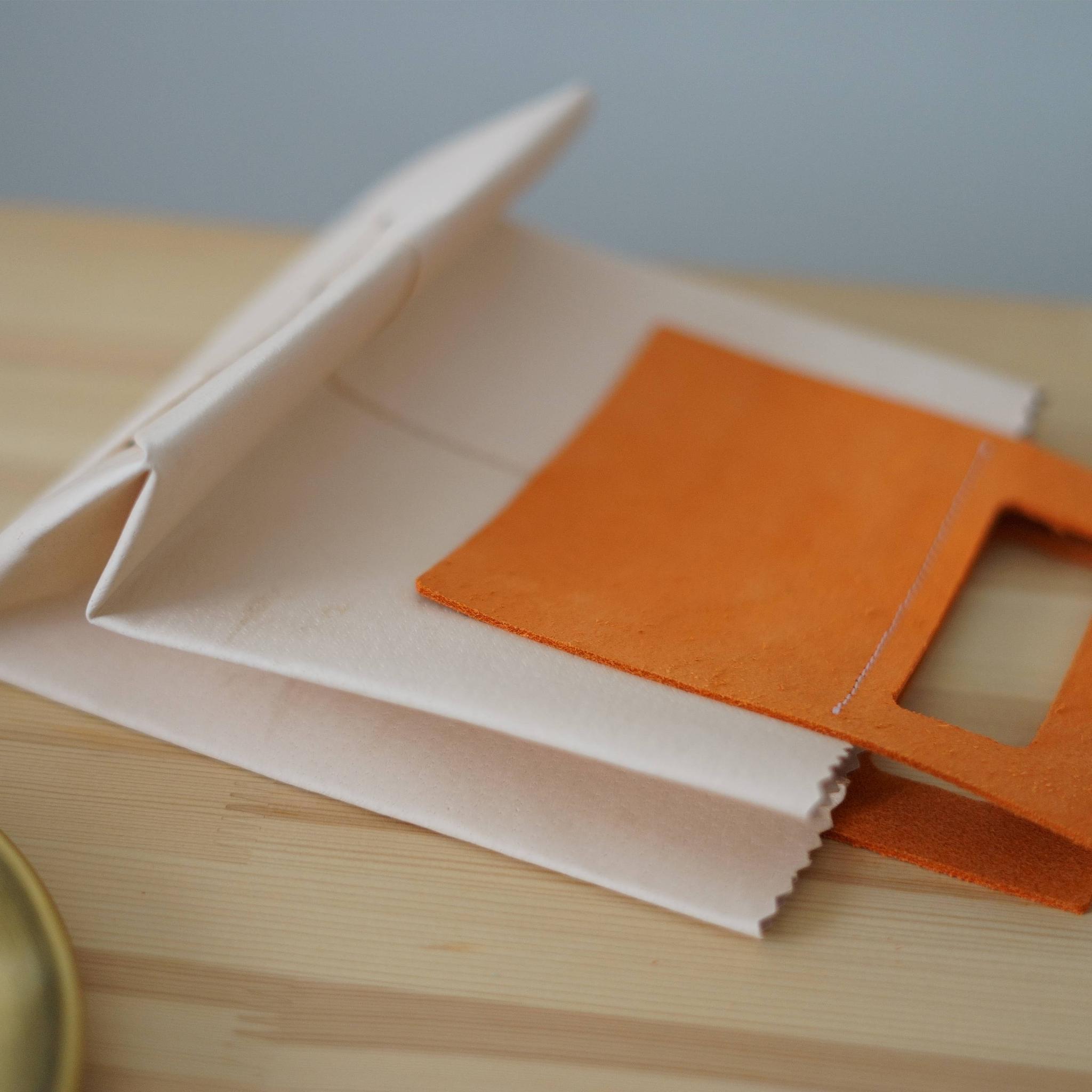 アートのような革袋｜刻印/カラー選択可能 | クラフト感あふれる“紙袋風”レザートートバッグ | 5枚目