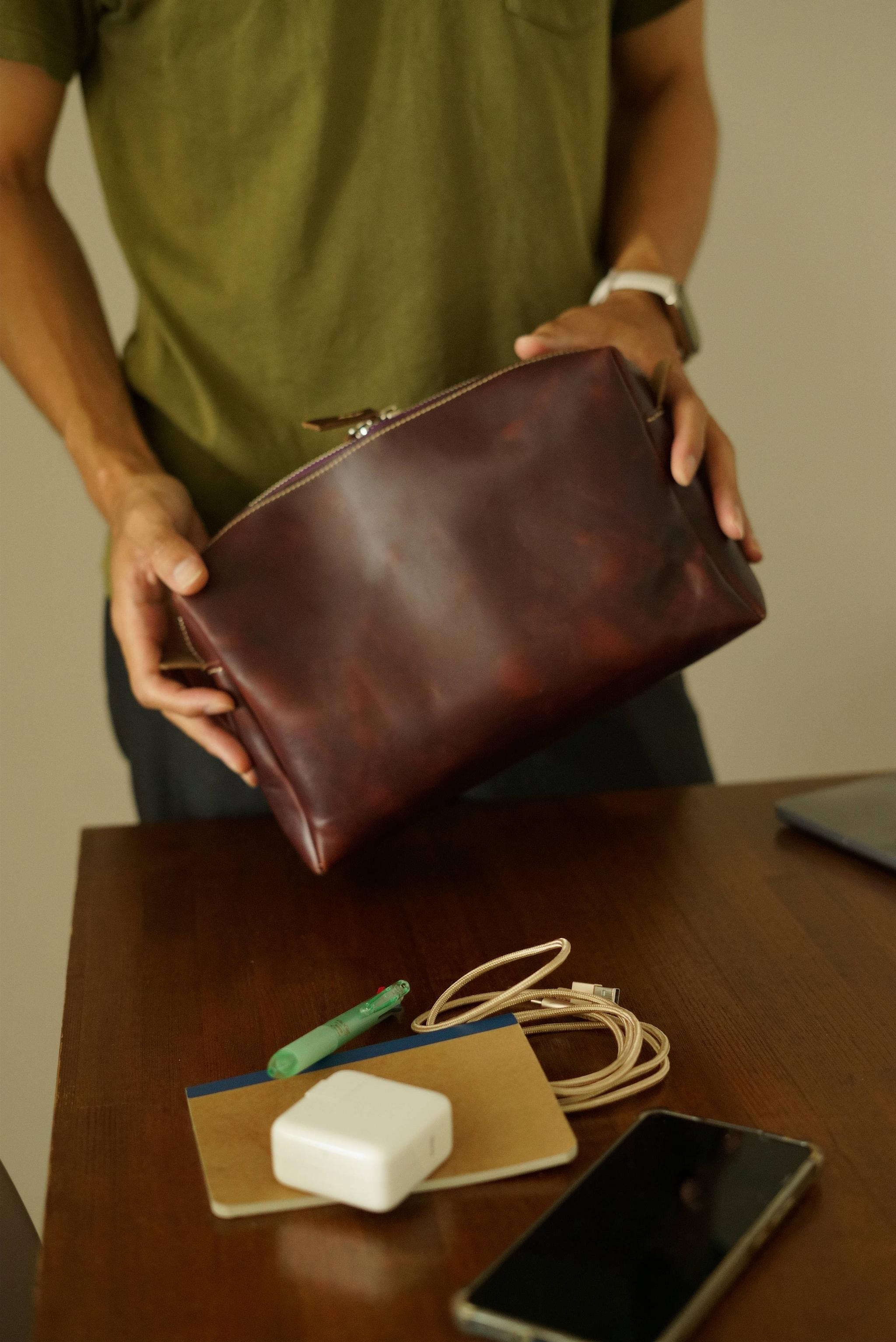 【サイズ・カラーオーダー可】クロムエクセルレザー ポーチ ｜バーガンディ 本革 化粧ポーチ トラベルバッグ | 10枚目