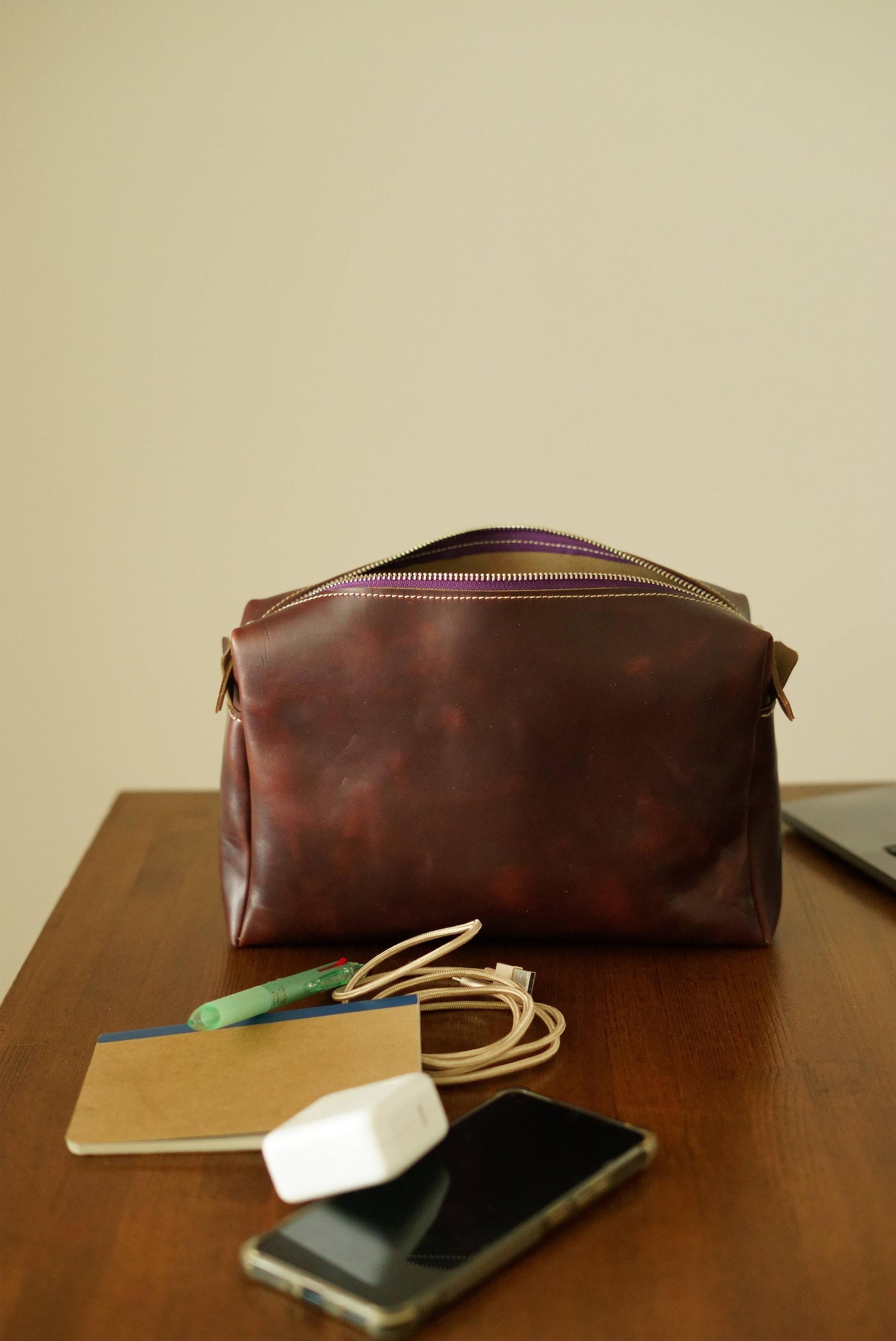 【サイズ・カラーオーダー可】クロムエクセルレザー ポーチ ｜バーガンディ 本革 化粧ポーチ トラベルバッグ | 8枚目