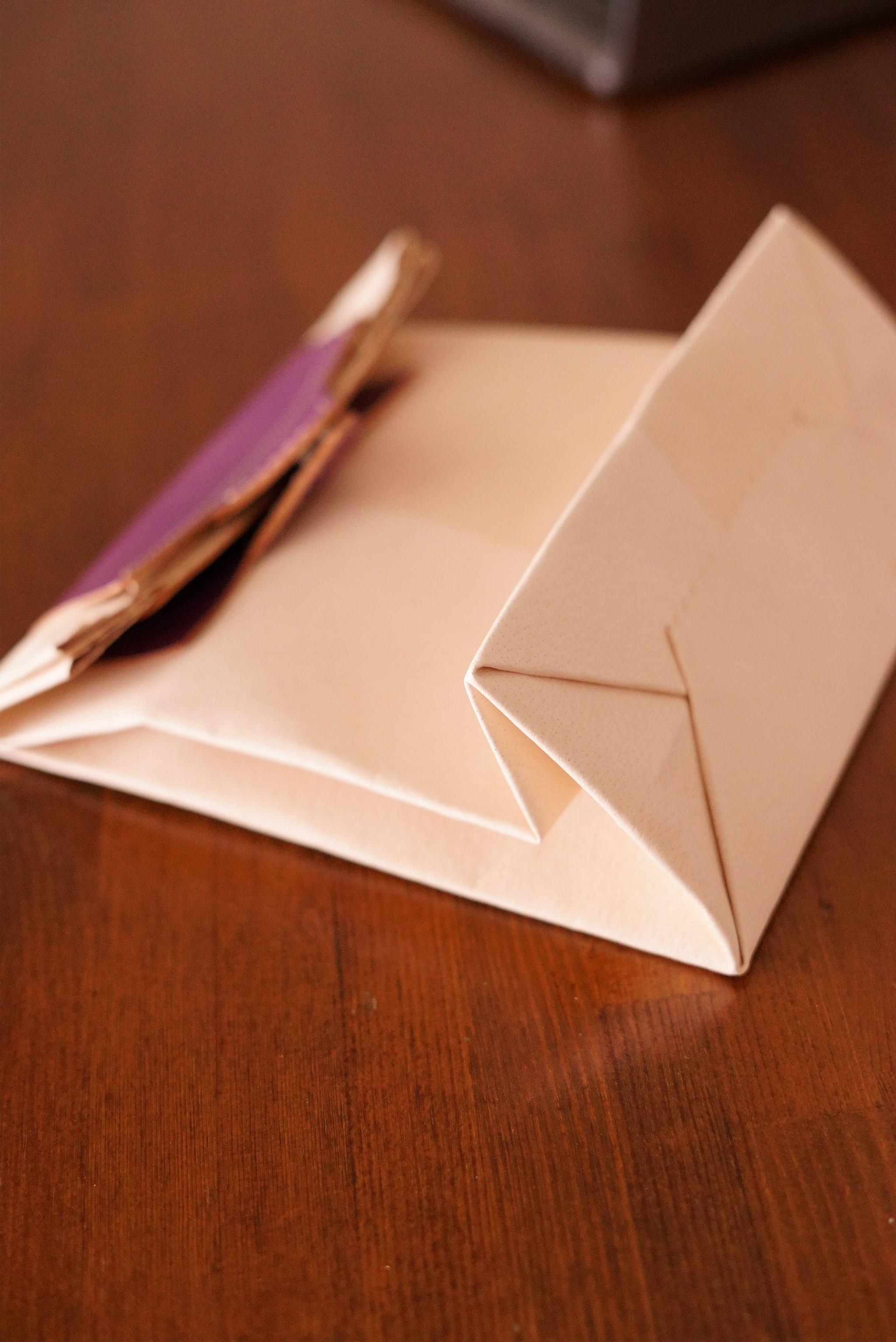 【名入れ可】ヌメ革 紙袋風サブバッグ｜マグネット開閉 持ち手カラー変更可 本革 トートバッグ ランチバッグ ギフト | 14枚目