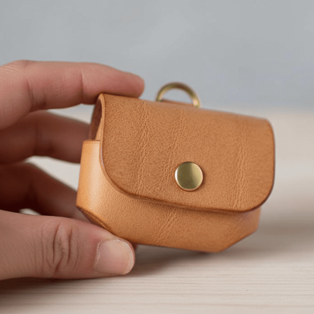 植物タンニンなめし革のAirPodsケース｜名入れ可・色変更可｜バッグ取り付けOK | 4枚目