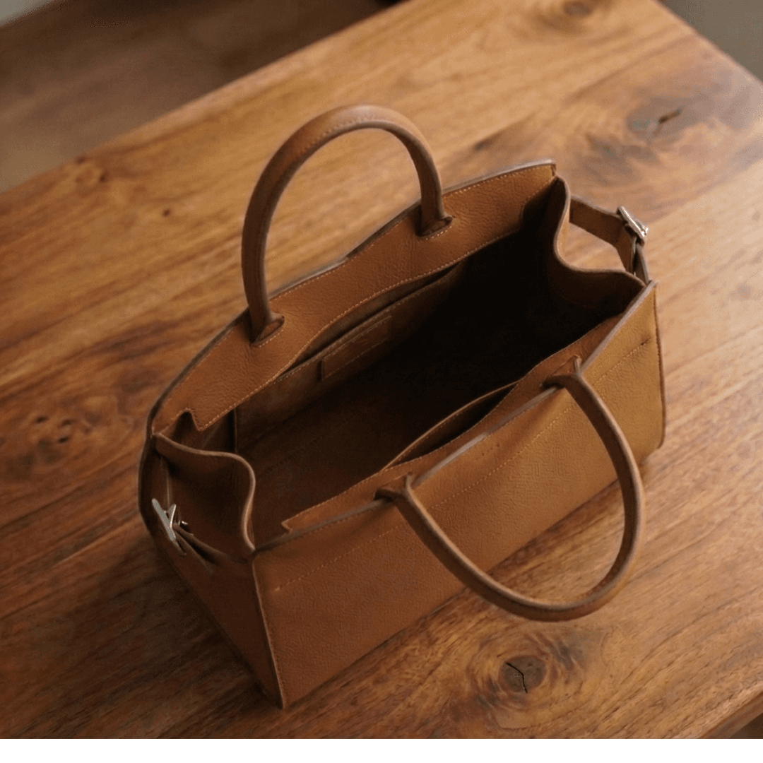 キャメルブラウン｜イタリアン植物タンニンなめし革のA4ハンドバッグ（自立型） | 2枚目