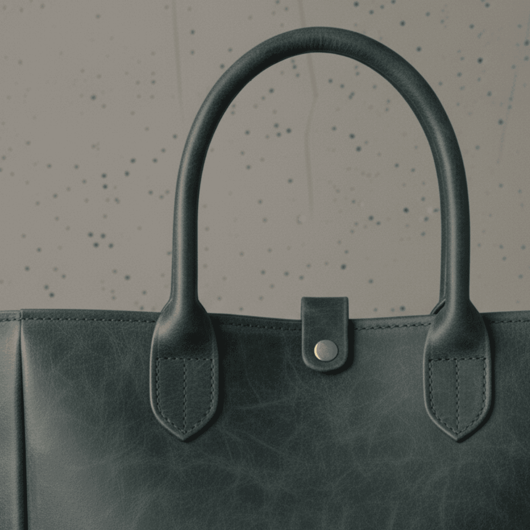 イタリアンレザートート｜プルアップの艶を愉しむバケッタ製法｜A4収納・自立型（36×36×12cm）｜ストラップ追加可 | 3枚目