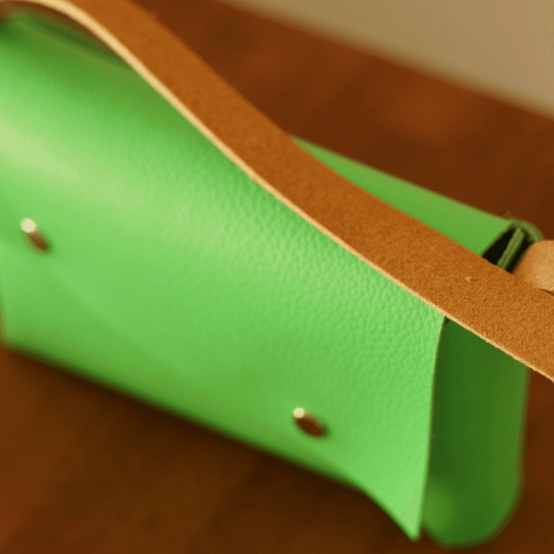〈新春福袋2026・数量限定／ネオングリーン×キャメルベルト〉 ダブルアクセス／3区画構造／サイズ・カラーオーダー対応 | 5枚目