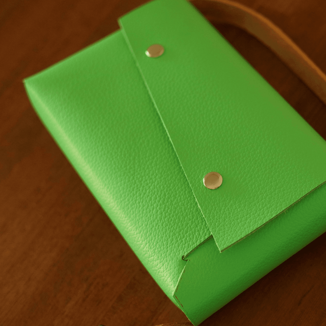 〈新春福袋2026・数量限定／ネオングリーン×キャメルベルト〉 ダブルアクセス／3区画構造／サイズ・カラーオーダー対応 | 6枚目