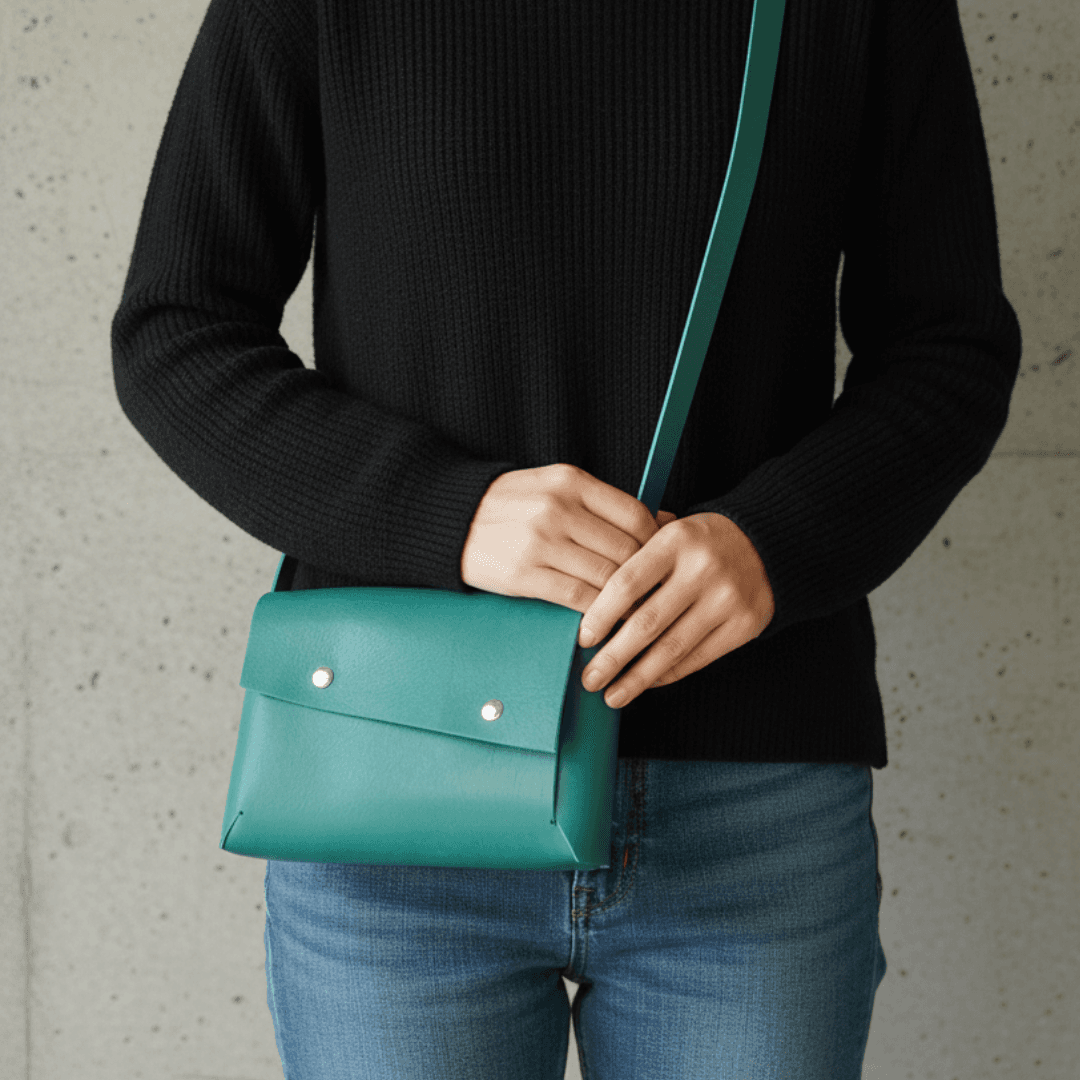 〈新春福袋2026・数量限定／ターコイズブルーブルー〉 〈ダブルアクセス／3区画構造／サイズ・カラーオーダー対応〉1枚目の画像