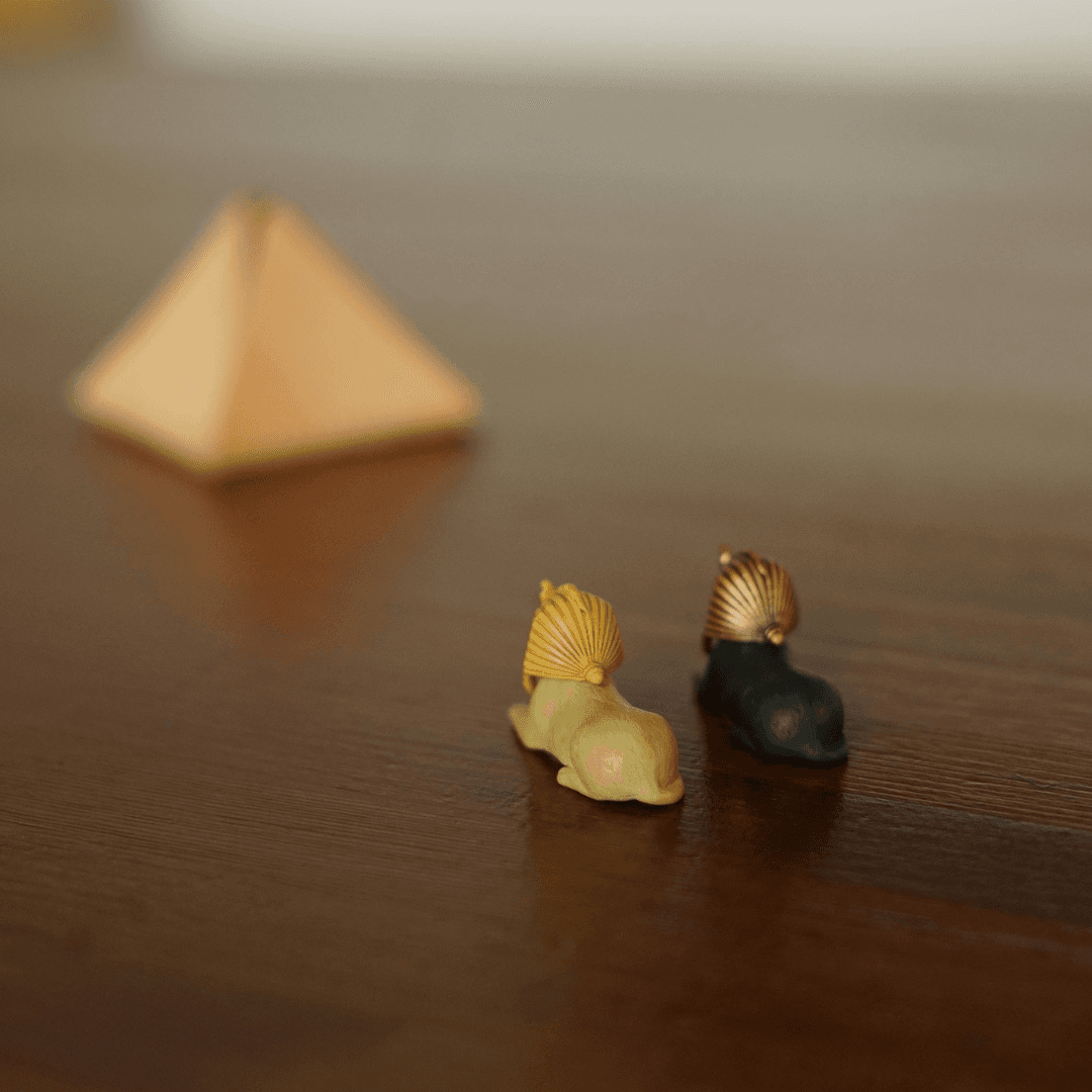 何を入れるかは、あなた次第。ヌメ革の小さなピラミッド　小物入れ　オブジェ | 4枚目