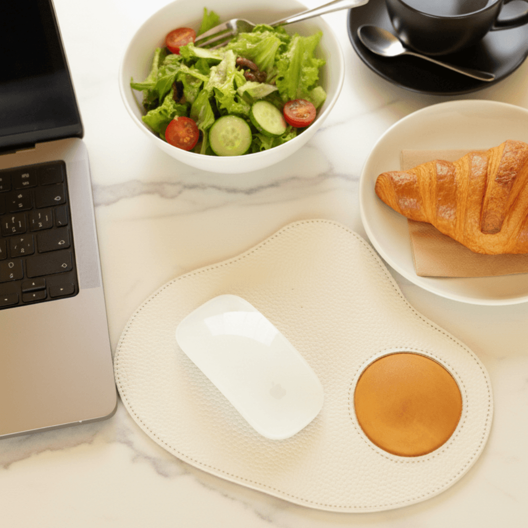 目玉焼き レザーマウスパッド｜黄身クッションのアームレスト付き｜デスクが楽しくなる本革マウスパッド | 2枚目