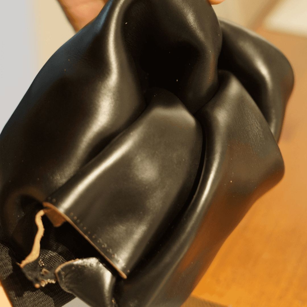 ホーウィン クロムエクセルレザーのファスナーポーチ｜育てる革のシンプルポーチ | 11枚目