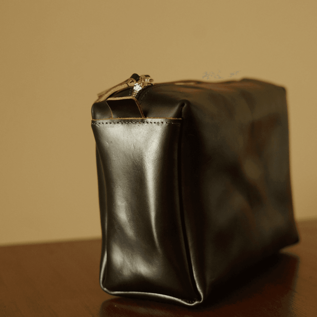 ホーウィン クロムエクセルレザーのファスナーポーチ｜育てる革のシンプルポーチ | 14枚目