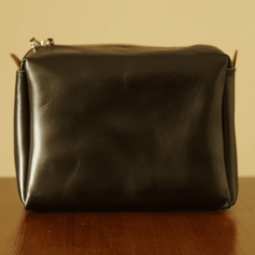 ホーウィン クロムエクセルレザーのファスナーポーチ｜育てる革のシンプルポーチ | 15枚目