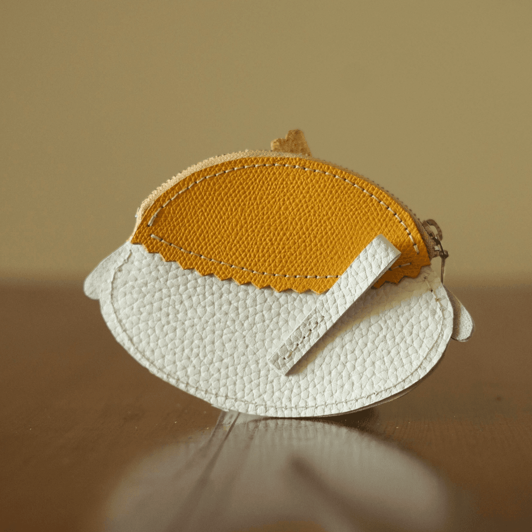 ちょこんと佇む愛嬌。 オカメインコのレザーファスナーウォレット｜オーダー対応レザー小物 | 3枚目