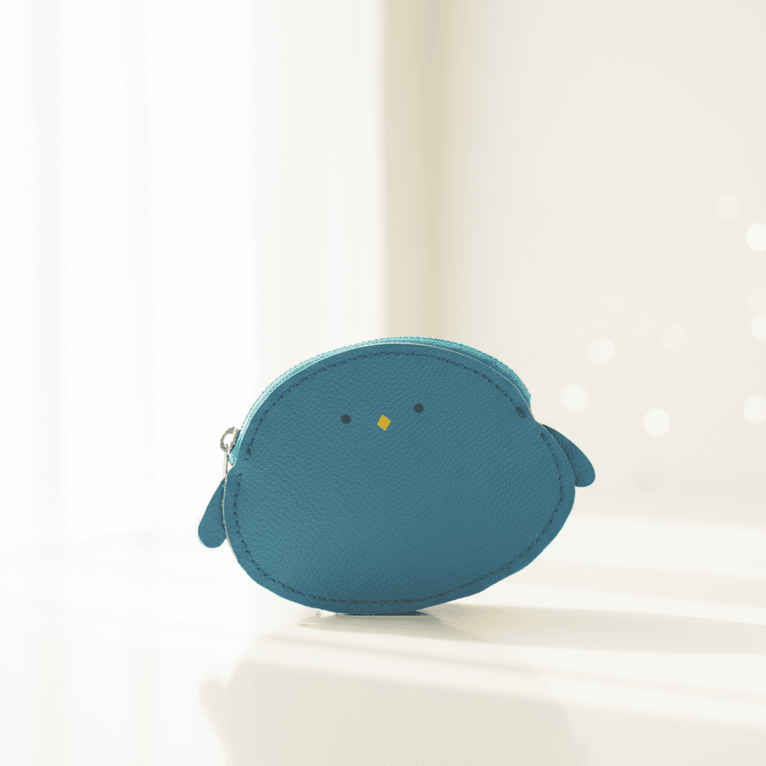 人気のシマエナガ、そのままのフォルムで。 幸せの青い鳥シマエナガのファスナーウォレット｜オーダー対応レザー小物1枚目の画像