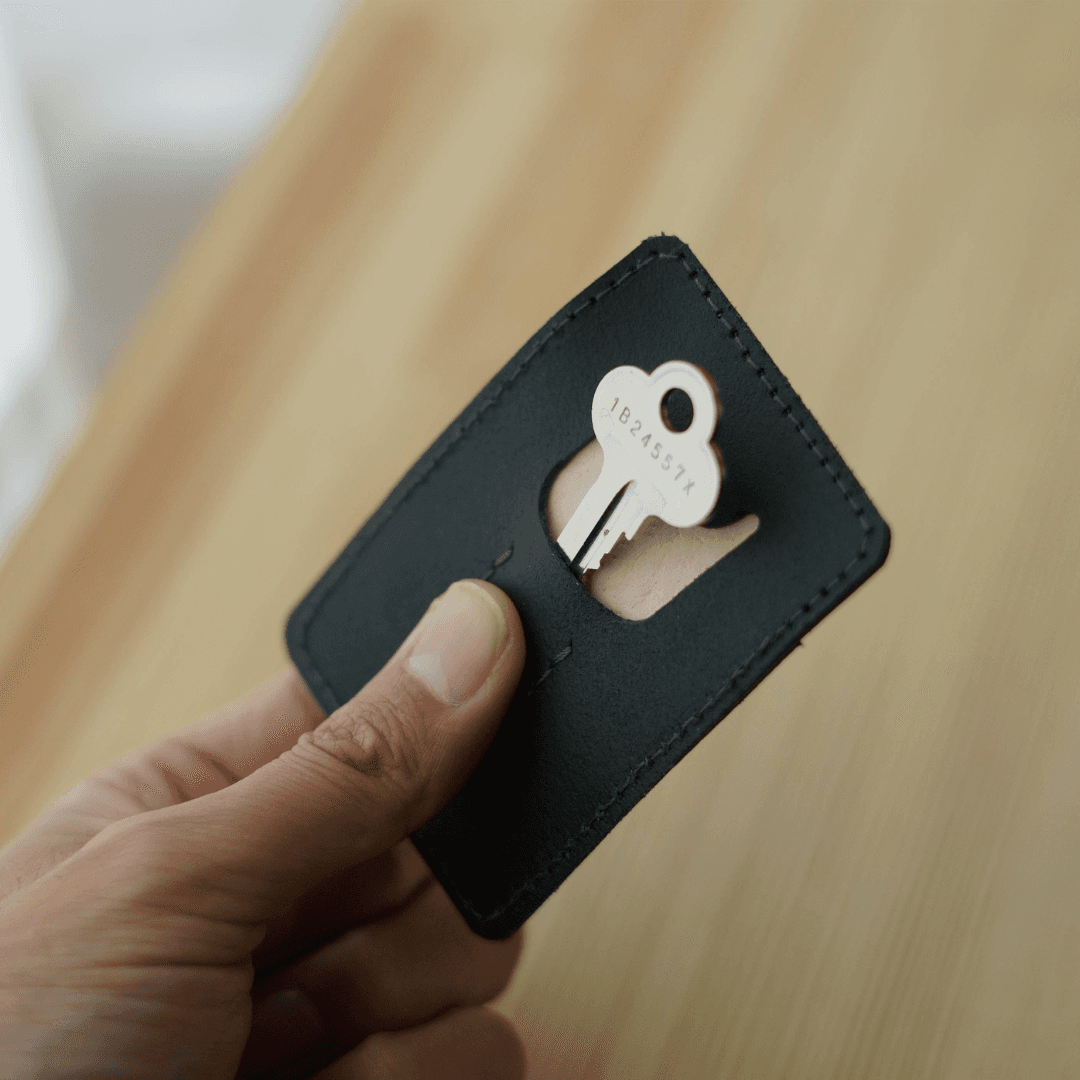 クレジットカードサイズの本革キーケース | 3枚目