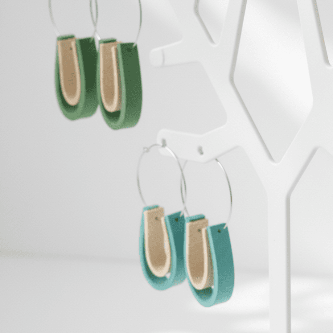 【ステンレス×イタリアンレザー】3cmワイヤーフープピアス｜きなりナチュラル×カラーレザー（一組）ホワイト | 4枚目