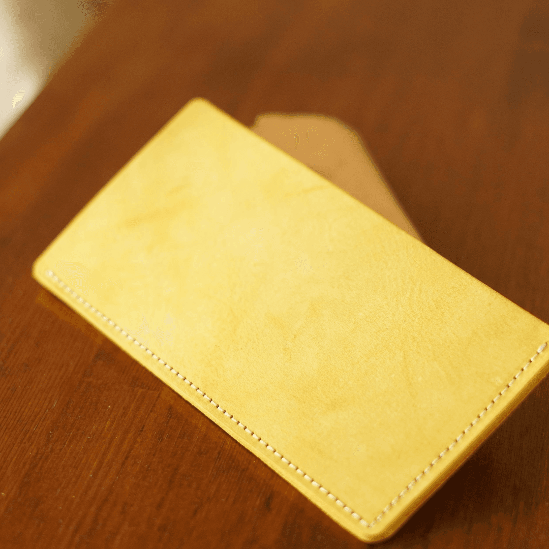 マスタードイエローの美しい本革札入れ｜イタリア植物タンニンなめし革使用 | 1枚目