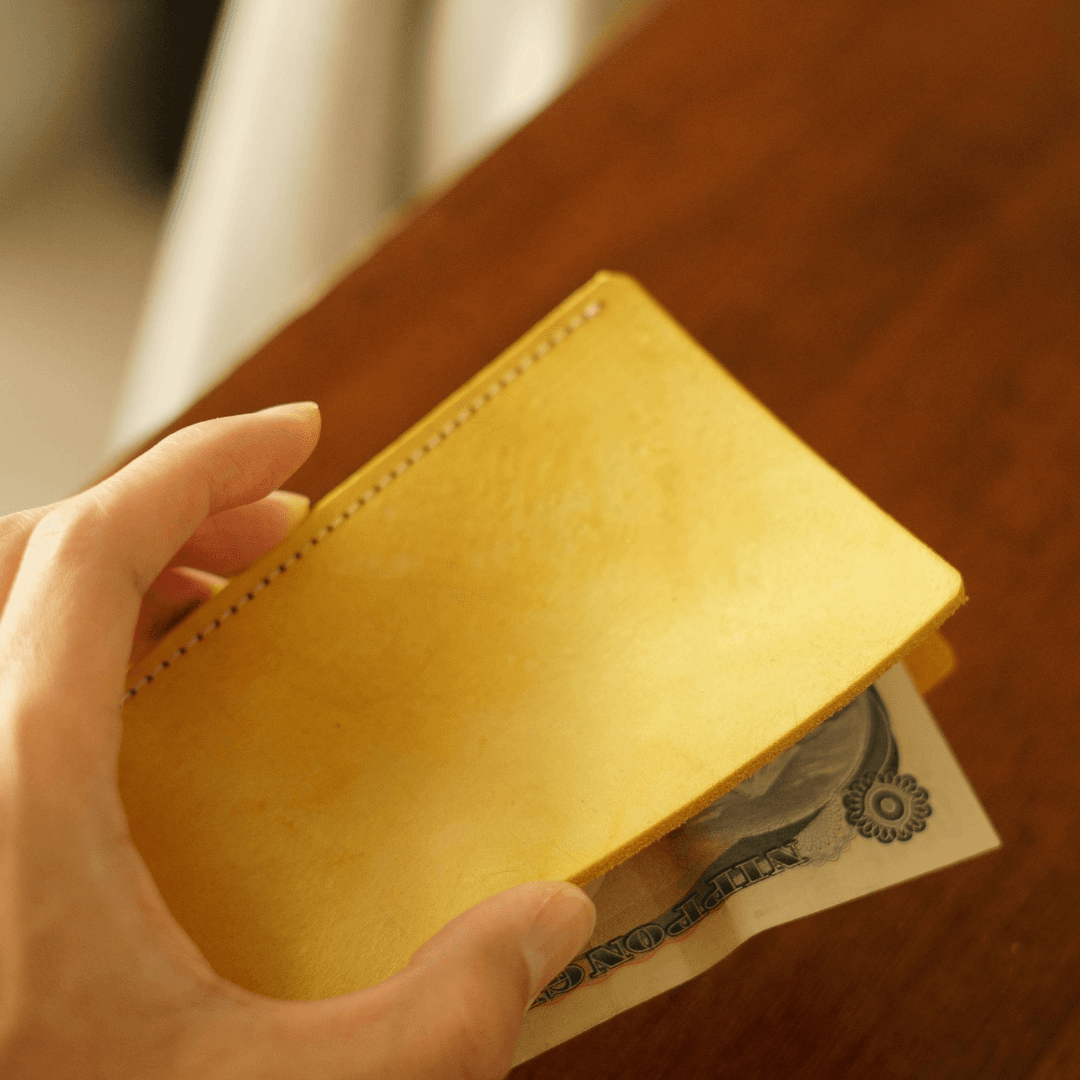 マスタードイエローの美しい本革札入れ｜イタリア植物タンニンなめし革使用 | 3枚目