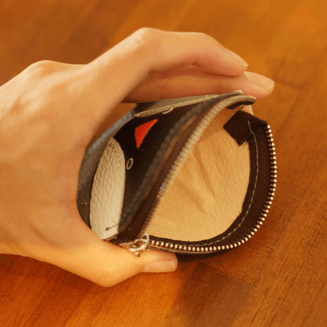 文鳥モチーフの本革コインケース｜ICカード対応・手のひらサイズ | 3枚目