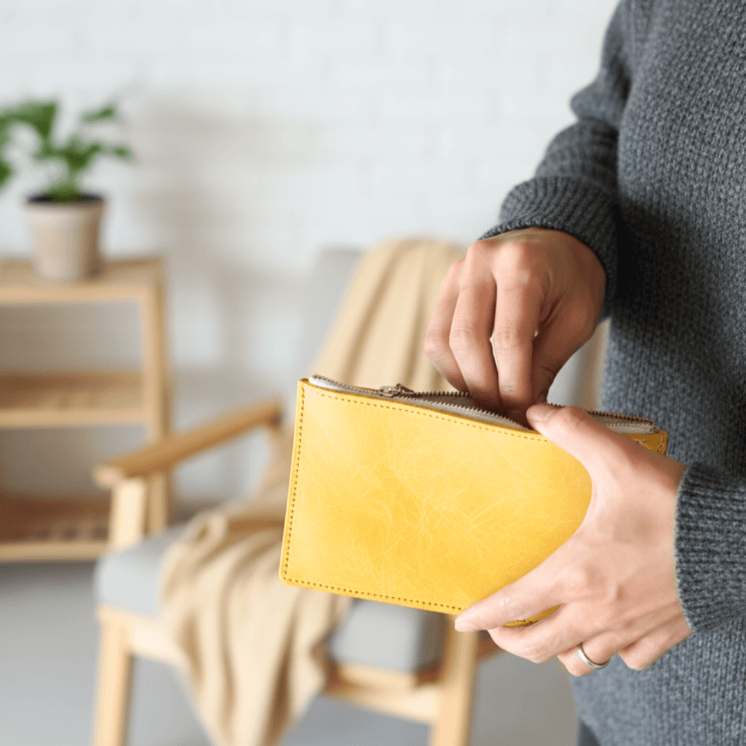 イエロー　本革 ヌメ革 ミニマムウォレット ファスナー付き イタリアンレザー 薄型 長財布 札入れ シンプル1枚目の画像