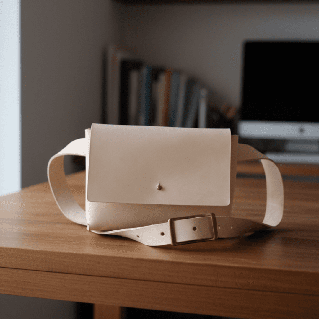 植物タンニン鞣し ヌメ革 ミニサコッシュ 2点セット｜選べるカラー｜経年変化を楽しむ 本革 ショルダーバッグ ポーチ兼用 | 7枚目