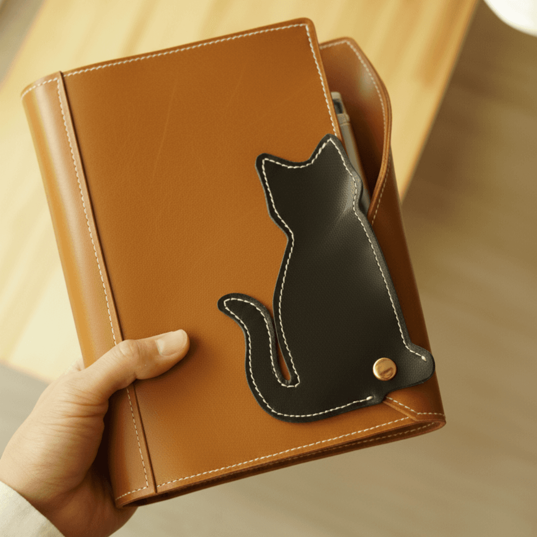 猫も気ににゃる　キャットモチーフのA5パステルシステム手帳ケース｜イタリアンレザー｜6穴｜カラーオーダー対応 | 10枚目