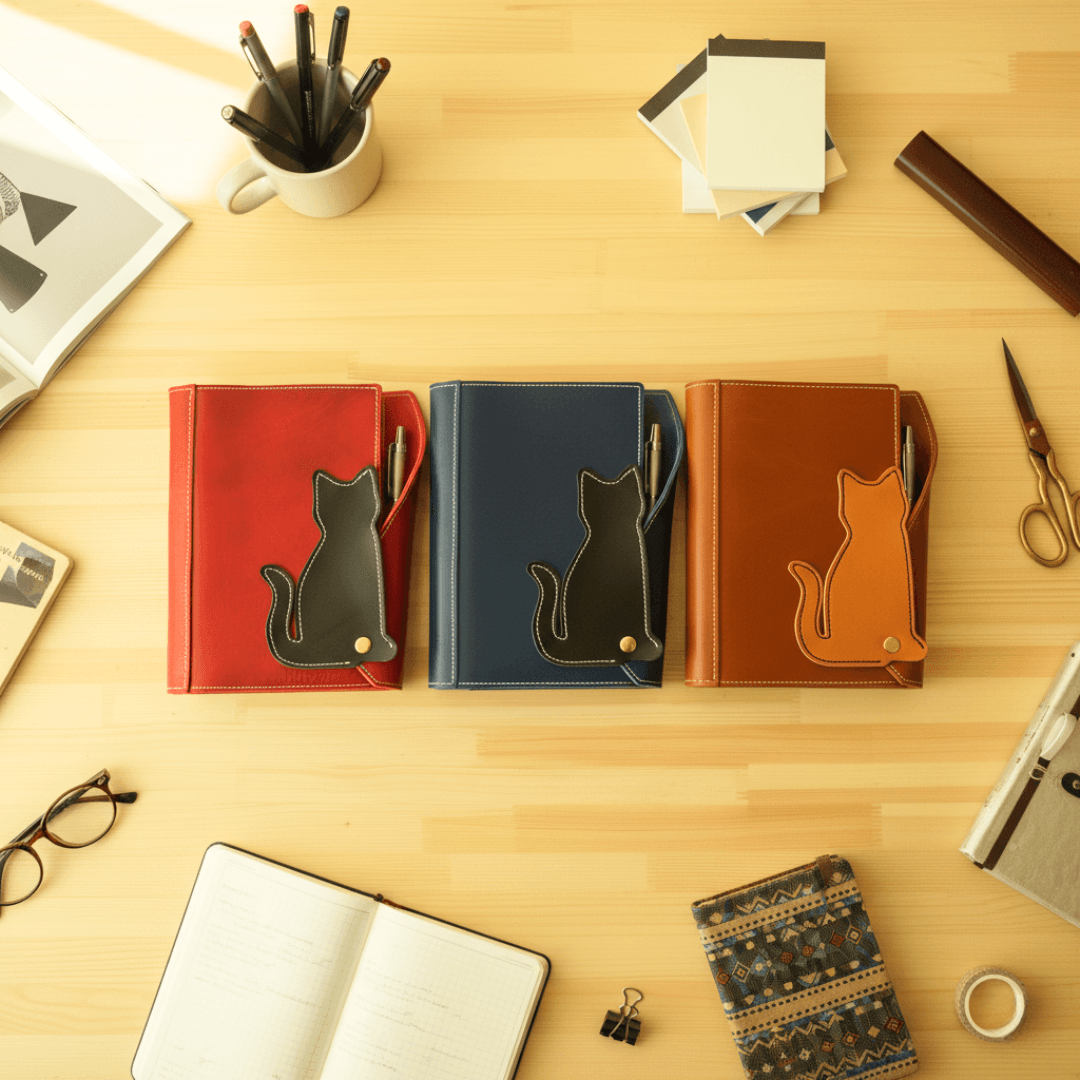 猫も気ににゃる　キャットモチーフのA5パステルシステム手帳ケース｜イタリアンレザー｜6穴｜カラーオーダー対応 | 8枚目