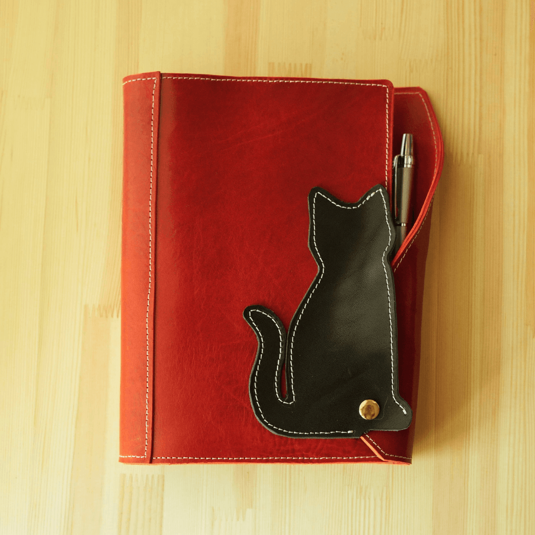 猫も気ににゃる　キャットモチーフのA5パステルシステム手帳ケース｜イタリアンレザー｜6穴｜カラーオーダー対応 | 9枚目