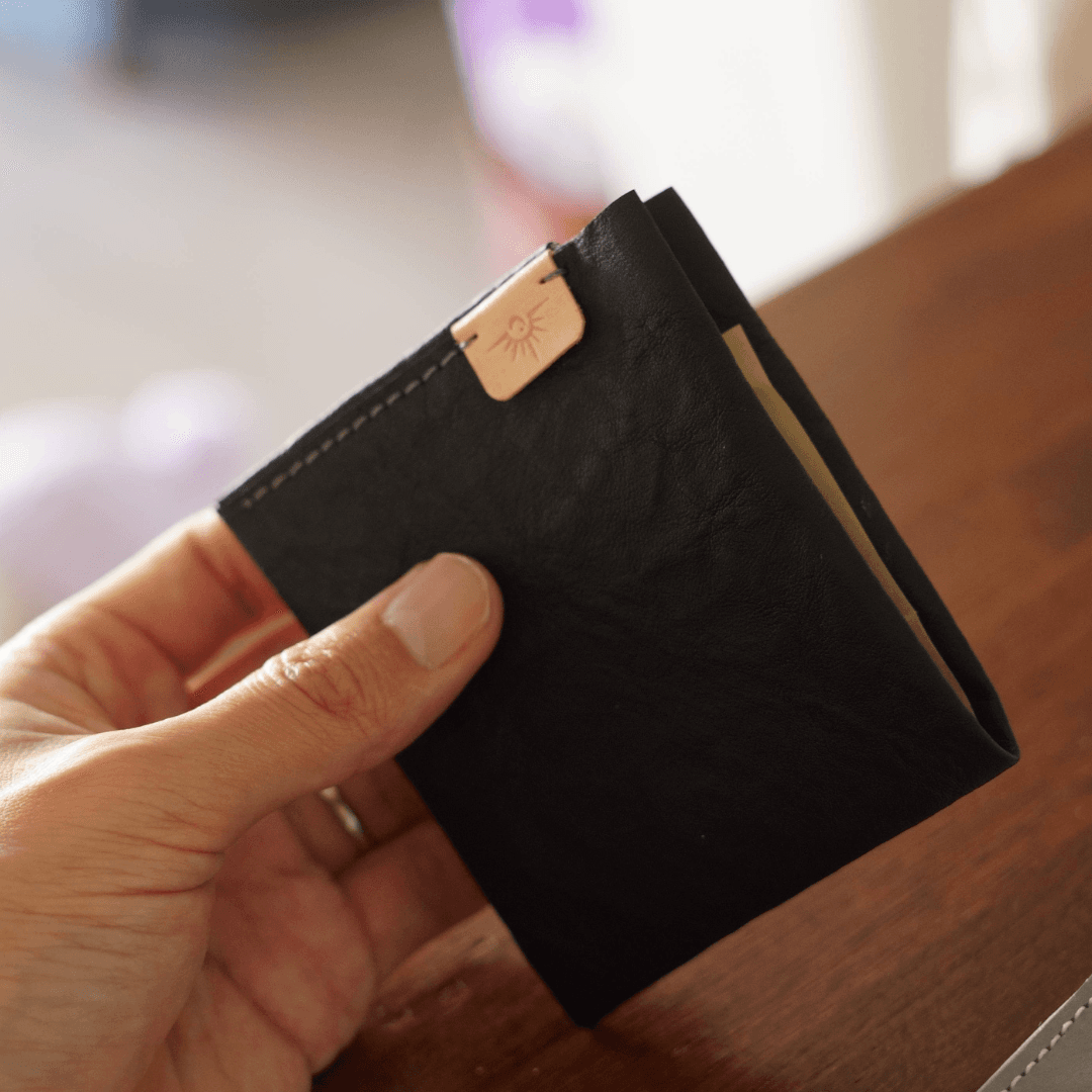 ダイニーマレザー 超軽量ミニマルウォレット ORIGAMI Slim（オリガミスリム） – 折り紙構造 × 高耐久財布