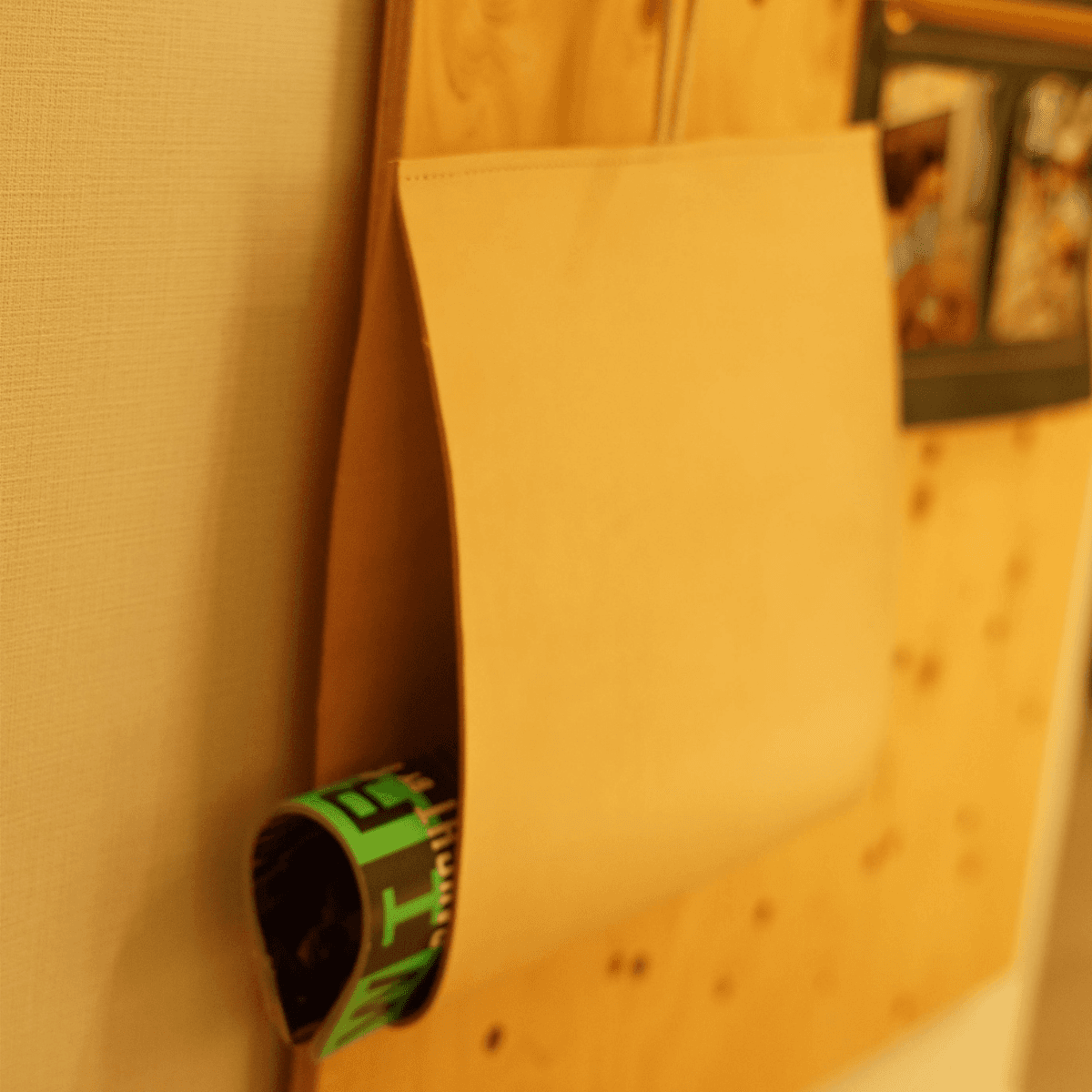 【サイズ・カラーオーダー可】ヌメ革 ワインホルダー|本革 ボトルケース 壁掛け収納 ナチュラルレザー インテリア | 4枚目