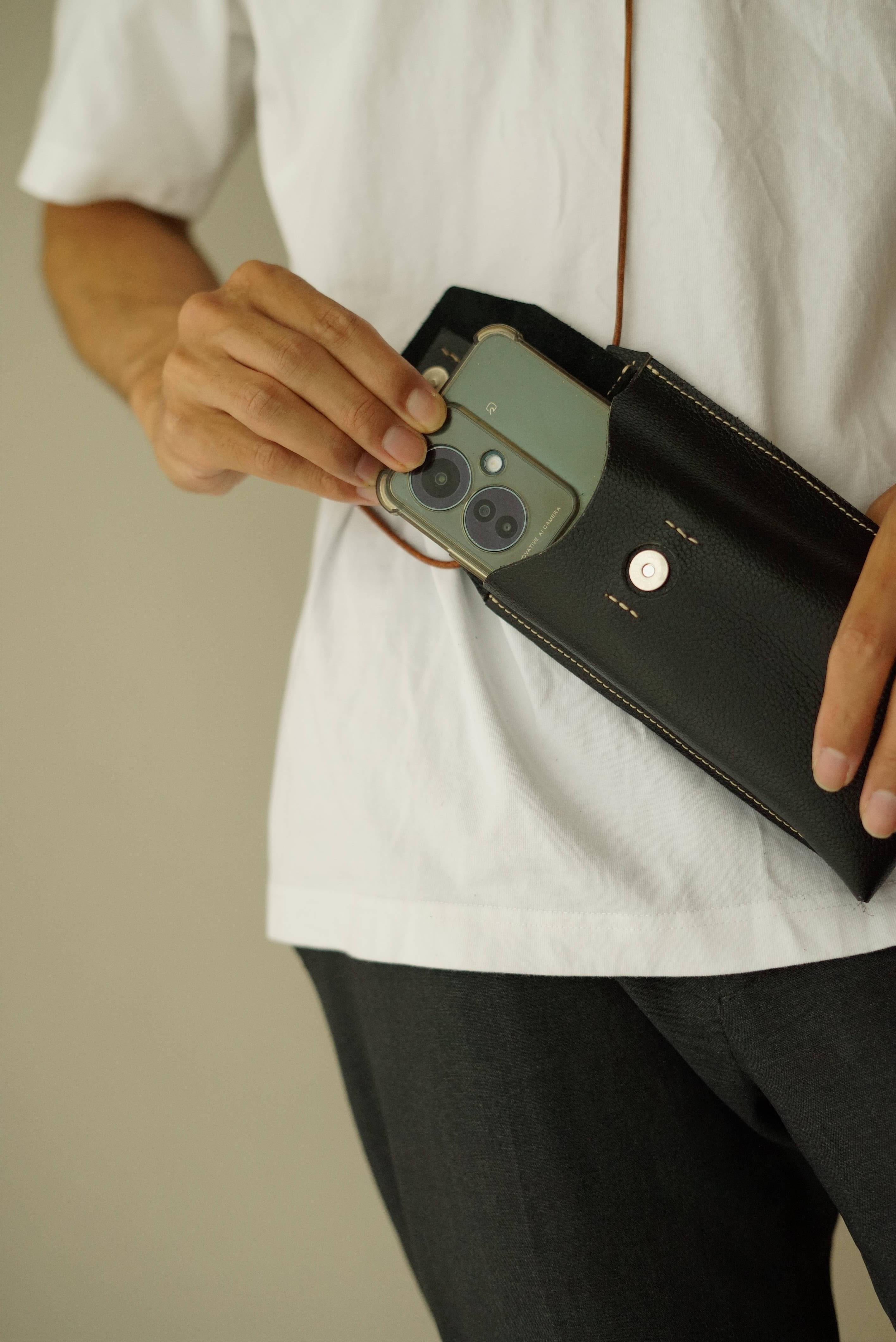 本革レザー サコッシュ スマホポーチ|マグネット開閉&カードポケット付き(色・サイズ変更可)1枚目の画像