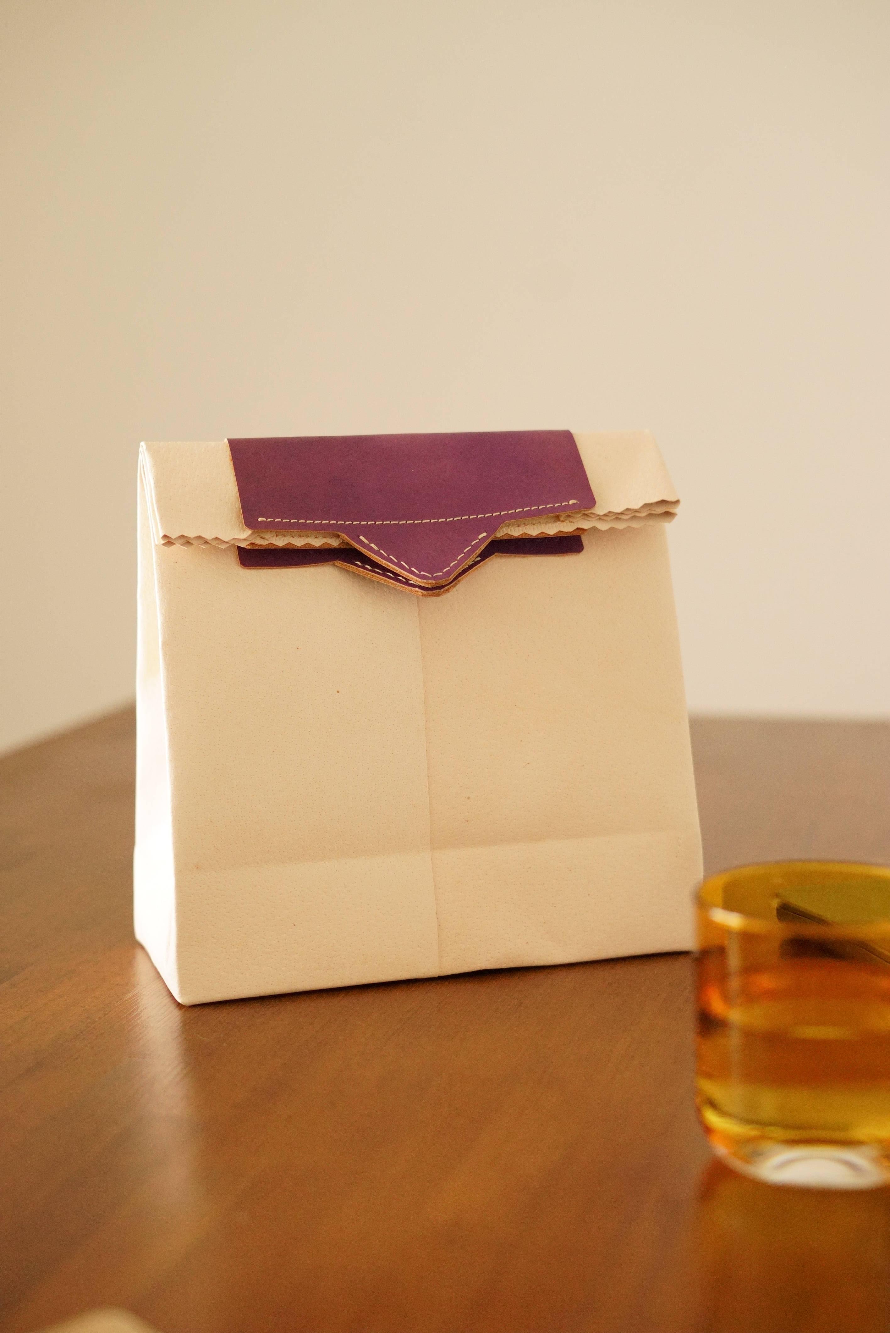 【名入れ可】ヌメ革 紙袋風サブバッグ|マグネット開閉 持ち手カラー変更可 本革 トートバッグ ランチバッグ ギフト1枚目の画像