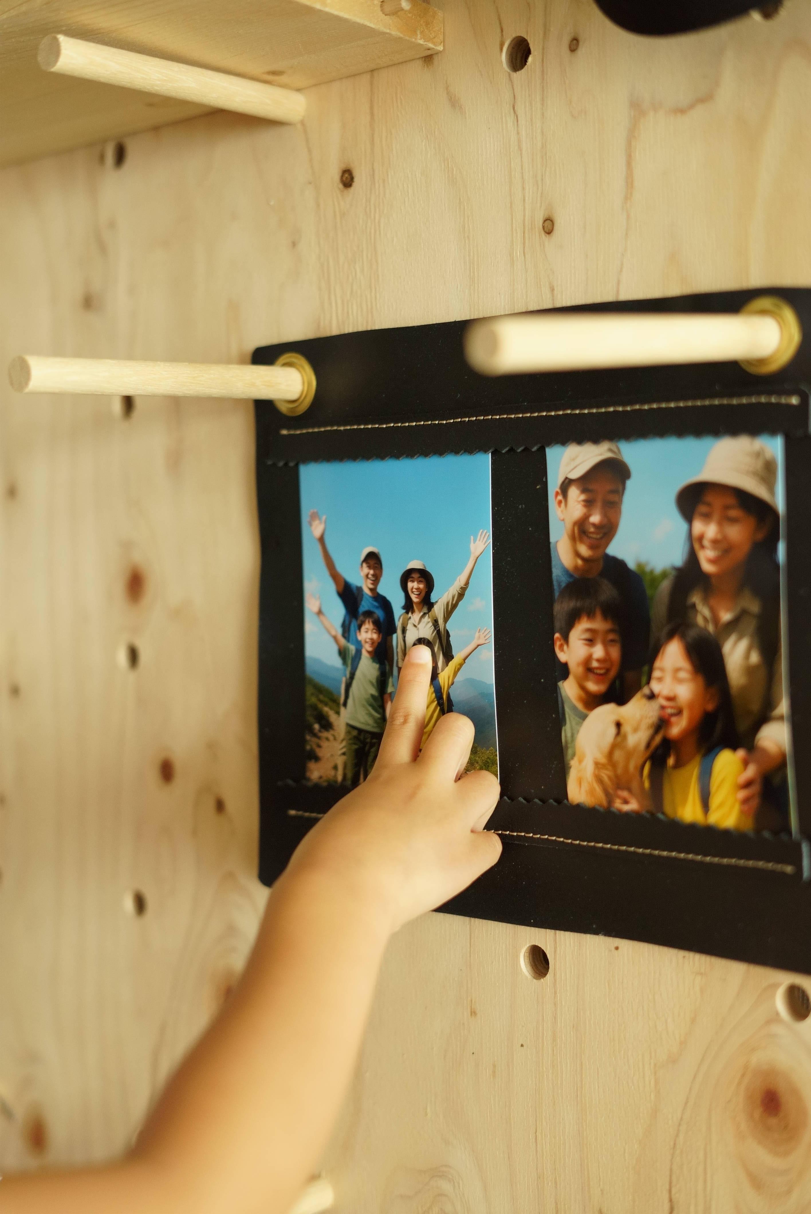 イタリアンレザーのフォトオーガナイザー|L版2枚用(24×20cm/真鍮ハトメ付き) ブラック1枚目の画像