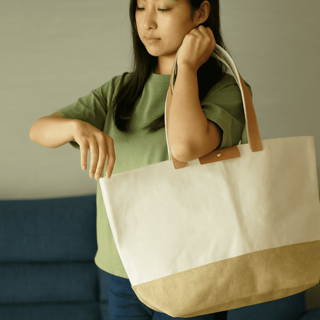 帆布×リネン 大容量ビッグトート|イタリアンレザー持ち手付き 通勤・旅行・マザーズバッグ1枚目の画像